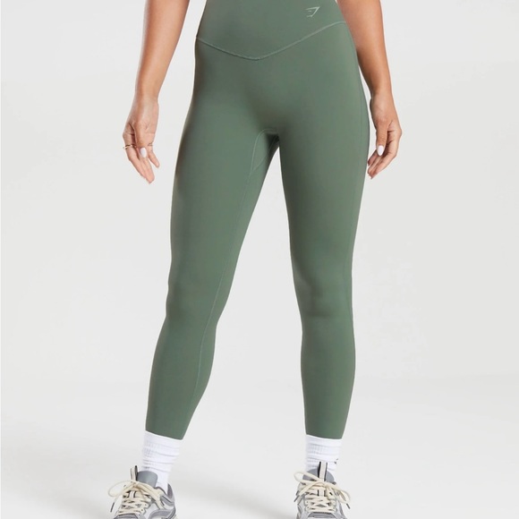 ❌SOLD❌Gymshark Elevate Leggings - Picture 3 of 3